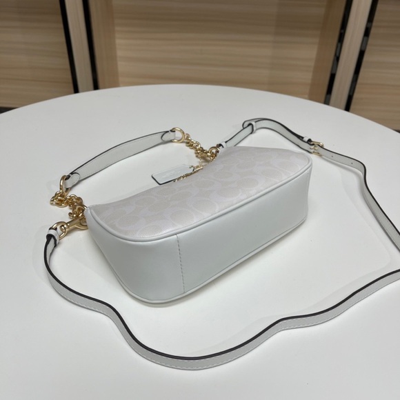 Coach Teri Shoulder Bag In Signature Canvas NWT☁️☁️ - Picture 8 of 8